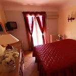 Albergo Hotel 2* Saint-Laurent-du-Var
