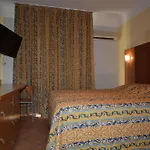 Albergo Hotel 2* Saint-Laurent-du-Var