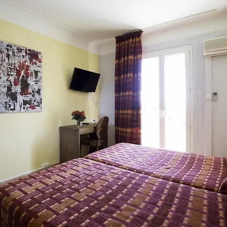 Albergo Hotel 2* Saint-Laurent-du-Var