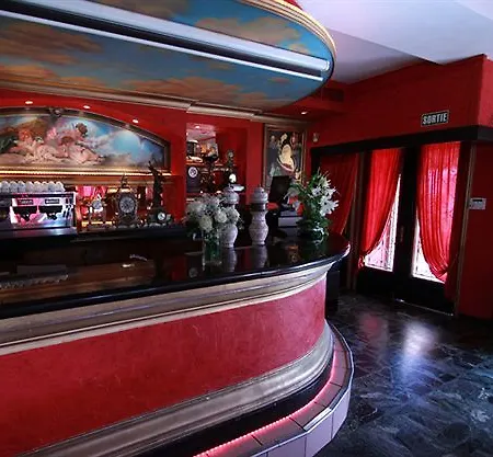 Отель Albergo Hotel 2*