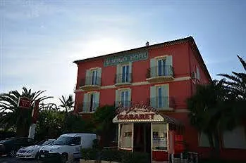 Albergo Hotel فندق 2*