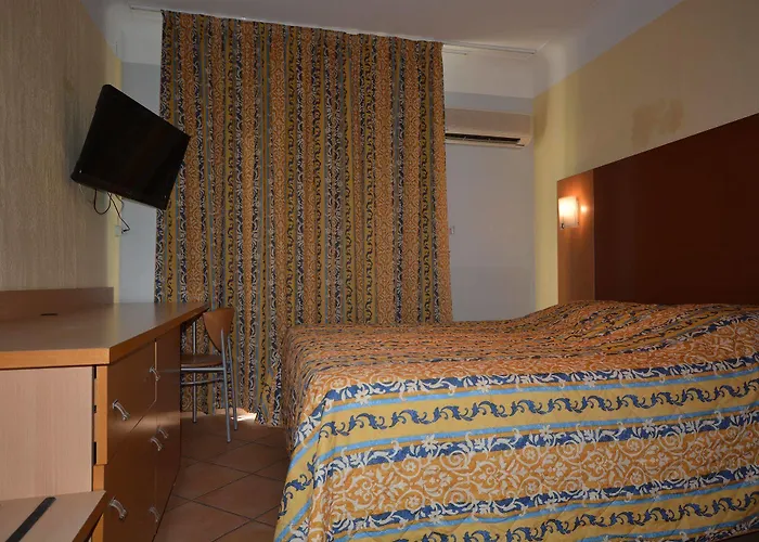 Albergo Hotel 2* سا لُرون دو فار
